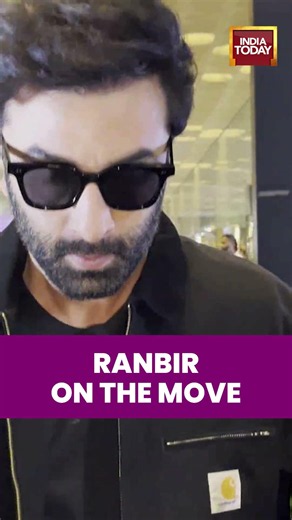 Ranbir Kapoor Spotted At Mumbai Airport Before Flight #ranbirkapoor #spotted