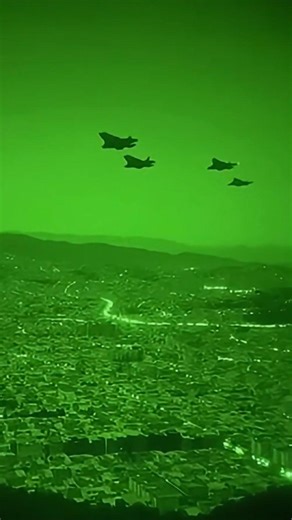 F-35 Stealth Fighter on a High-Risk Mission — AI Simulation This video is AI-generated and created for educational and illustrative purposes only. It does not depict real events, actual combat footage, or verified military engagements. #F35 #StealthFighter #MilitaryTechnology #AIVideo #DefenseAnalysis #AirPower #ModernMilitary | Insane Technology