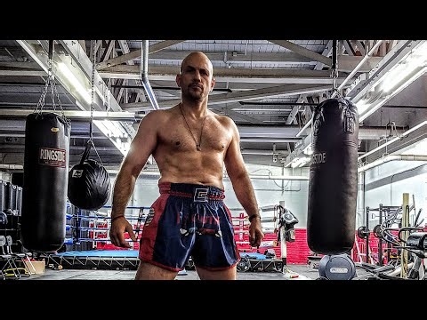 Muay Thai training: LIVE!!