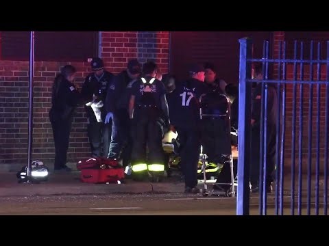 Shootout with Chicago police leaves suspect seriously wounded