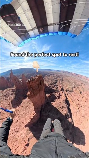 Found the perfect rest spot in the middle of nowhere 🏜️ | Insta360 X5 #paragliding