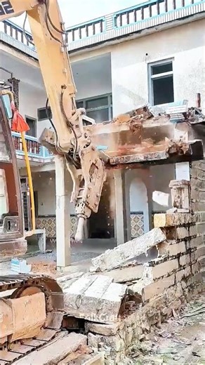 Precise Demolition Mastery: Hydraulic Smasher Instantly Eliminates Hazards, Maximum Productivity!