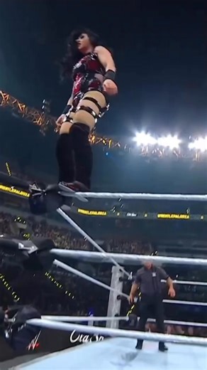 ⏪ 2025: we love this moment of #StephanieVaquer winning the Women's World Championship at #Wrestlepalooza with her dad sitting front row! 🥹 | WWE