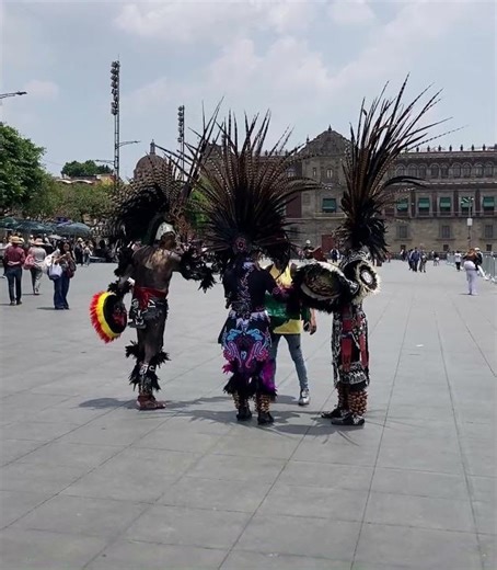 Aztecs in the Zócalo 🇲🇽
