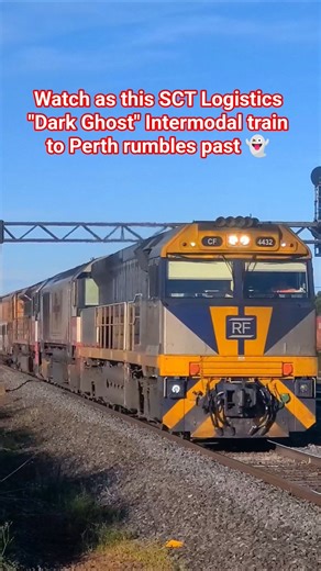 CF4432 leads SCT's 1MP9 "Dark Ghost" Intermodal service through Lara #train #railway