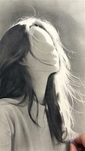 Perfect drawing cannot be without light! #drawing #charcoaldrawing #portraitdrawing #charcoalshading