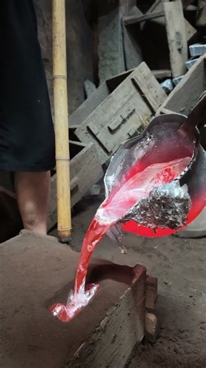How Beverage Cans Are Melted Into Cooking Pots | Amazing Recycling Process #manufacturingprocess