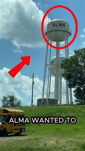 Workers Bring Down the ALMA Tower