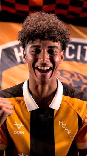Lucas Herrington is a #PremierLeague player and we are so here for it 🇦🇺His first test? Man United 🤩