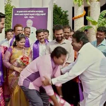 बस की छत पर Sunil सुहागरात के सपने देख रहा है #sunil #sillyfellows #comedy #south #shorts #reels