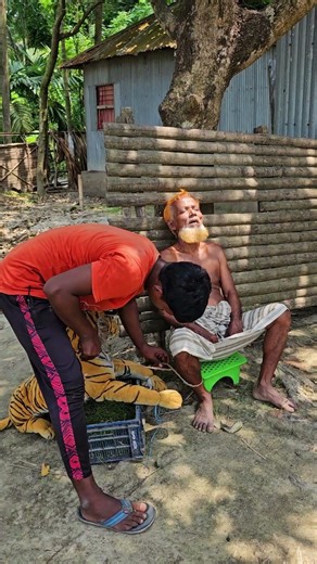 Epic Scare! Grandpa Meets a ‘Tiger’ 🐯😂#prank