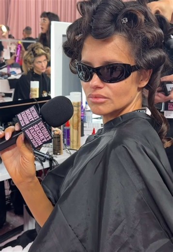 @AdrianaLima backstage is the vibe we aspire to. #victoriassecret #vsfashionshow