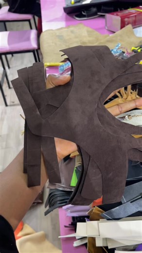 Handmade Footwear: Slides and Slippers for Comfort