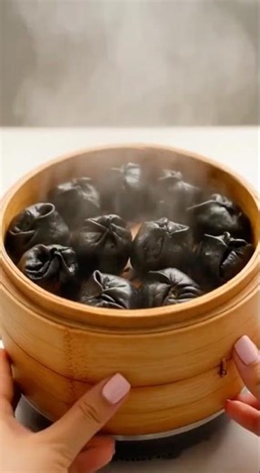 hot black momos recipe with spicy chutney. Perfect for snacks