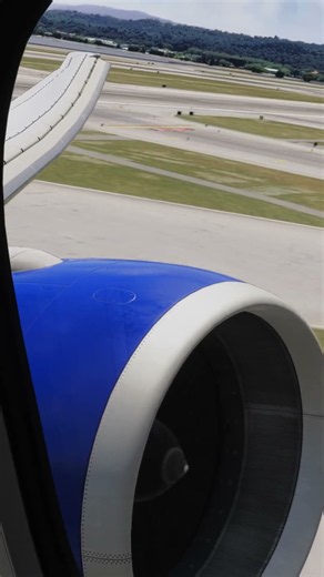 MSFS 2024 United PMDG B777-300ER Wing View Takeoff San Francisco #Shorts #Aviation #MSFS2024