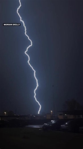 Thanks to our viewers for sharing some of the amazing views from last night's storms that swept through the Valley! ⛈️