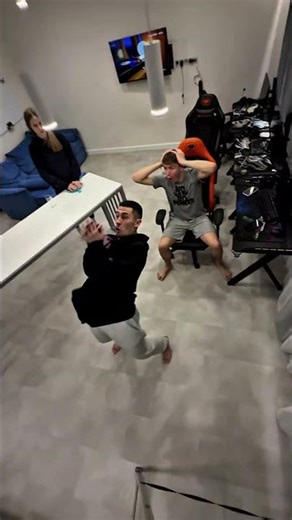 Cat mode serenade: happy harmony 🎻😊