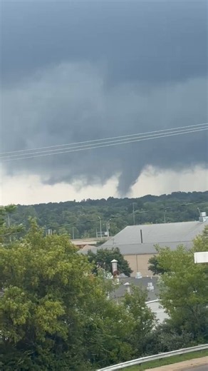 Footage of the Mahoning/Trumbull County Tornado from Mackenzie Morgione from Our Lady of Mount Carmel in Downtown Youngstown from the past half hour @NWSCLE @ryanhallyall @NWStornado