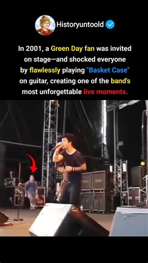 Green Day Fan Stuns Everyone with a Perfect "Basket Case" Performance! #rockhistory