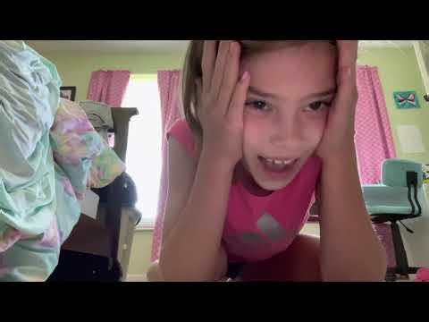 How to Do a Split 🤸‍♀️ Easy Step-by-Step Tutorial for Beginners!