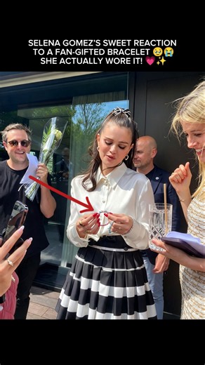 SELENA GOMEZ REALLY HAS THE SWEETEST HEART 🥹😭💗 #selenagomez #selena #shorts #fyp