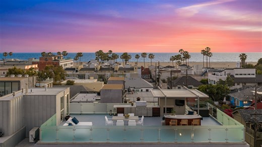 49 Brooks Avenue, Venice