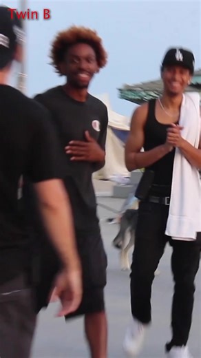 Best reaction of 2021💀🤯 #twinsprank #fyp #foryou #foryoupage