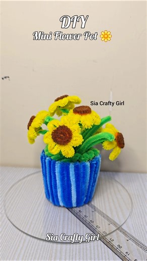 DIY Pipe Cleaner Flower Pot 🌼 | Easy Mini Craft #shorts