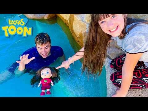 WE FOUND GIOVANNA'S DOLL IN THE POOL! (BROTHER AND SISTER)