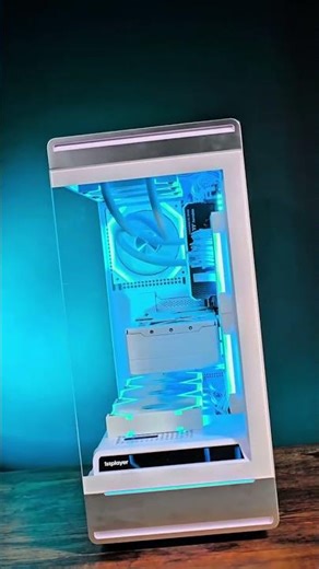 That White PC Glow is UNREAL