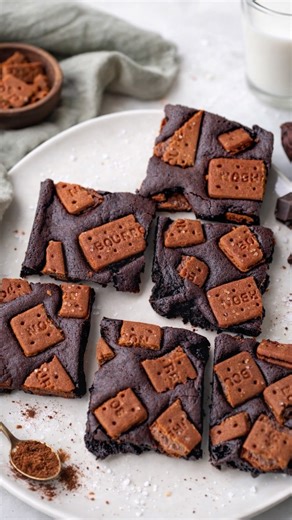 Viraj Naik on Instagram: "Easy, fudgy & absolutely irresistible 😋 This easy brownie recipe is made with simple pantry ingredients and turns out rich, moist and perfectly chocolatey every time. Perfect for last minute New Year celebrations, cozy house parties or when midnight chocolate cravings hit. Beginner friendly and totally bakery style 🤎 ( Brownie Recipe, Easy Brownie Recipe, Chocolate Brownie, Homemade Brownie, Fudgy Brownie ) #BrownieRecipe #EasyBrownie #ChocolateBrownie #HomemadeBrowni