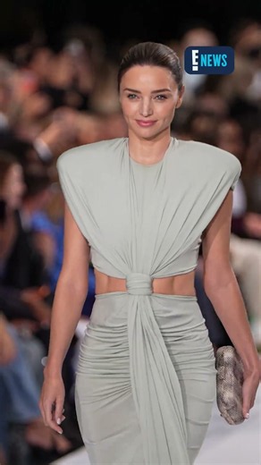Miranda Kerr made an epic return walking her first runway in almost a decade at Paris Fashion Week.