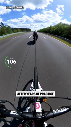 He set a new record for the fastest speed on a bike 👏😱 | GreatestHighlights
