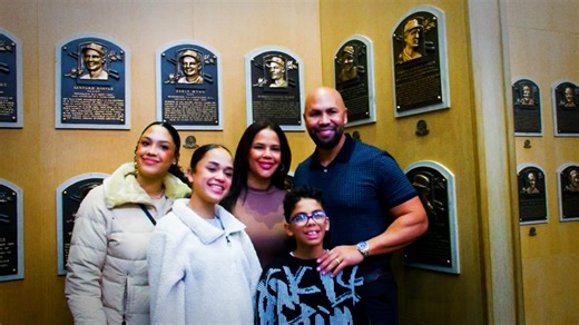 Carlos Beltrán tours the Baseball Hall of Fame
