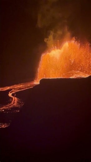 Massive Lava Fountain Erupts From Kilauea Volcano