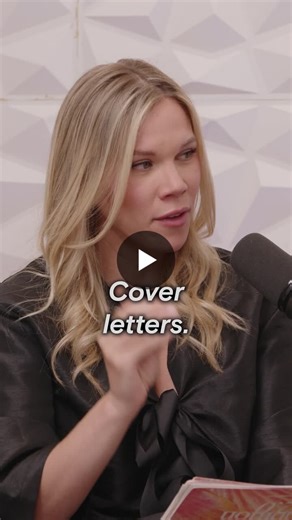 Cover letters are out. Here s what recruiters actually want to see when applying for a job. ⬇️ Amanda Goetz sits down with executive recruiter Deepali Vyas to break down exactly how to communicate… | Girlboss | 10 comments