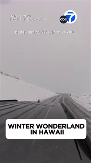 WINTER WONDERLAND! 🏔️❄️ #Hawaii’s #MaunaKea was left dusted in #snow after the first winter storm of the year hit the island on Monday.