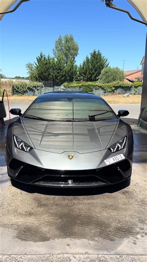Huracán Performante Spyder Titan: key facts and overview