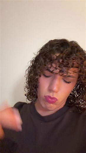 moremathew (@mathew.with.one.t)’s video of gays eating garlic bread in the park