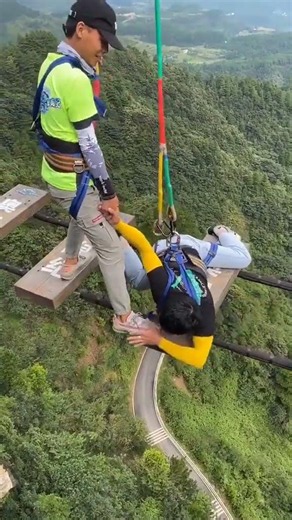 Frightening thought that the rope might loose+:Asmr Bungee Jumping