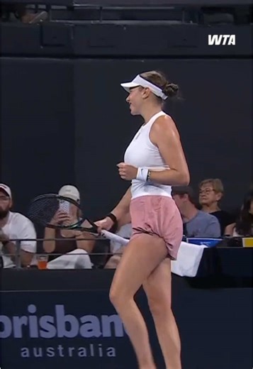 We are so back 🙂‍↕️ #WTA #tennis #backhand Amanda Anisimova