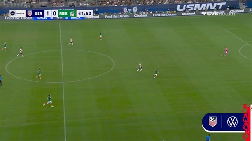 CAVAN SULLIVAN PICKS HIS POCKET AND SENDS IT IN FROM WAYYYYYY DOWNTOWN! #USMNT x @VW https://t.co/tTiumwSPsS