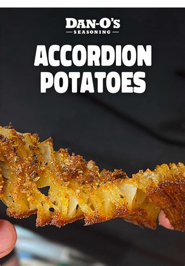 Never play with your food...unless you're making these Accordion Potatoes, then it's reasonable! 😂 🔥