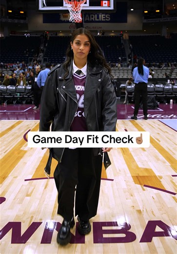 Turning the court into a runway because there is no sharam detected. Drop a 🔥 below if you like the fit because I still need validation...