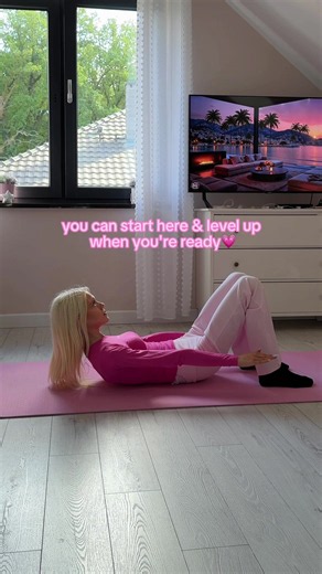 girlsss you don't need to keep your legs straight to feel your abs 🫶🏻💗 #pilatesforbeginners #workouttips #fitnesstips #homeworkout #absworkout
