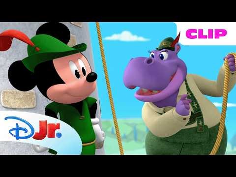 Minnie, Daisy, and Goofy Learn to be Royal Knights! ☺️⚔️  | Mickey Mouse Clubhouse+ |  Disney Jr.