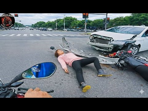 CRAZY, EPIC & INSANE Motorcycle Crashes & Moments!
