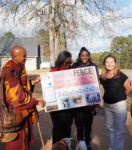Last night, the venerable monks arrived at their final overnight rest stop in Opelika, Alabama. Today, we cross into Georgia. Thank you, Alabama, for the overwhelming love, kindness, and peace that radiated through every step. We are deeply grateful for the communities who opened their hearts, the police and sheriff departments who kept everyone safe, and for the people who walked with us in spirit and in person. Thank you so much, Alabama. 🕊️ #WalkForPeace #BuddhistMonks #ThankYou #Unity #Upda