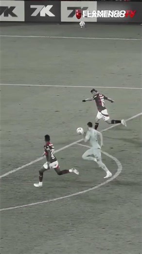 VISÃO DE PASSE DO ARRASCA + GOL CARRASCAL = TRABALHO EM EQUIPE 💪🔴⚫ #flamengo #flamengotv