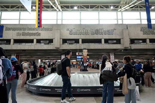 First commercial flight from US to Venezuela takes off after nearly seven years